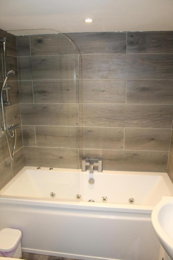Albert Luxury Hottub & Jacuzzi Apartments Blackpool Exterior foto