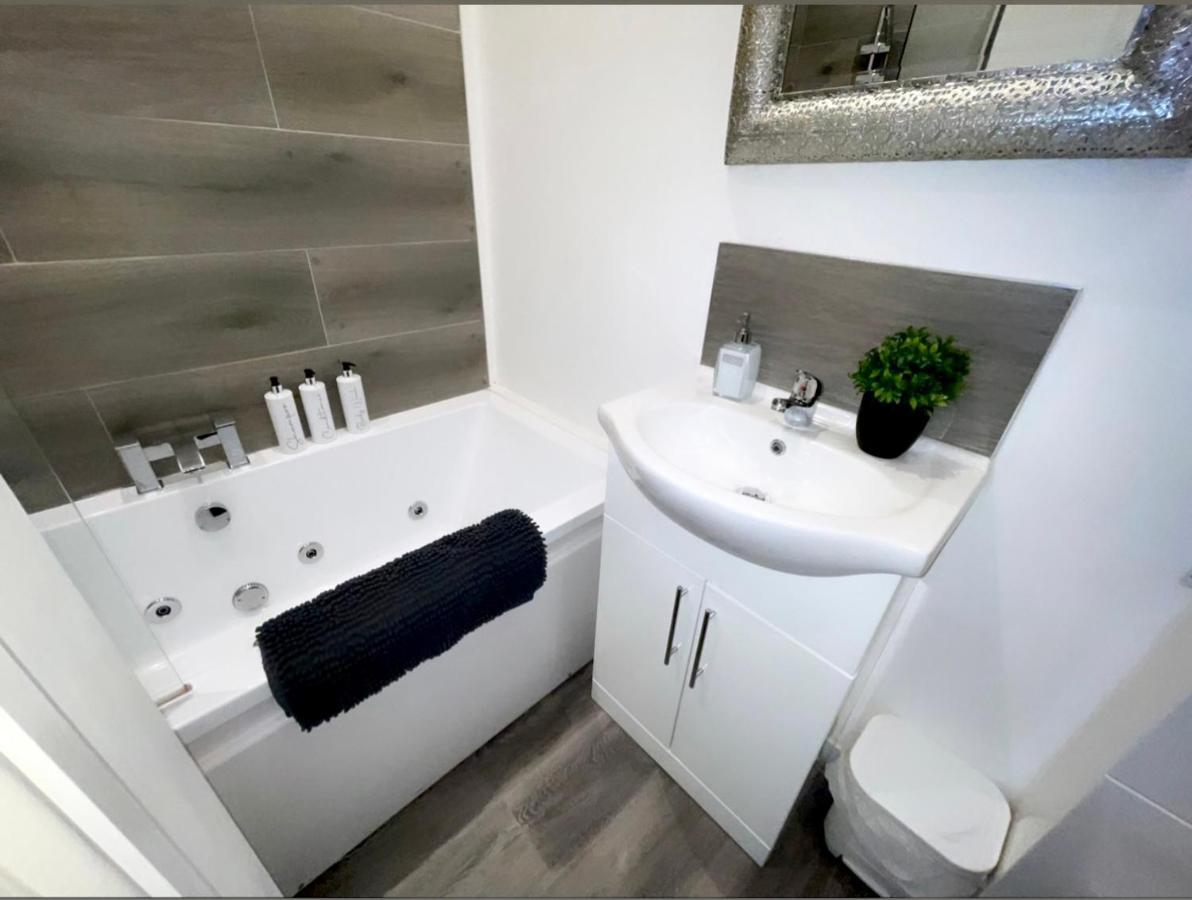 Albert Luxury Hottub & Jacuzzi Apartments Blackpool Exterior foto